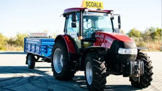 Tractor de școală pentru categoria TR